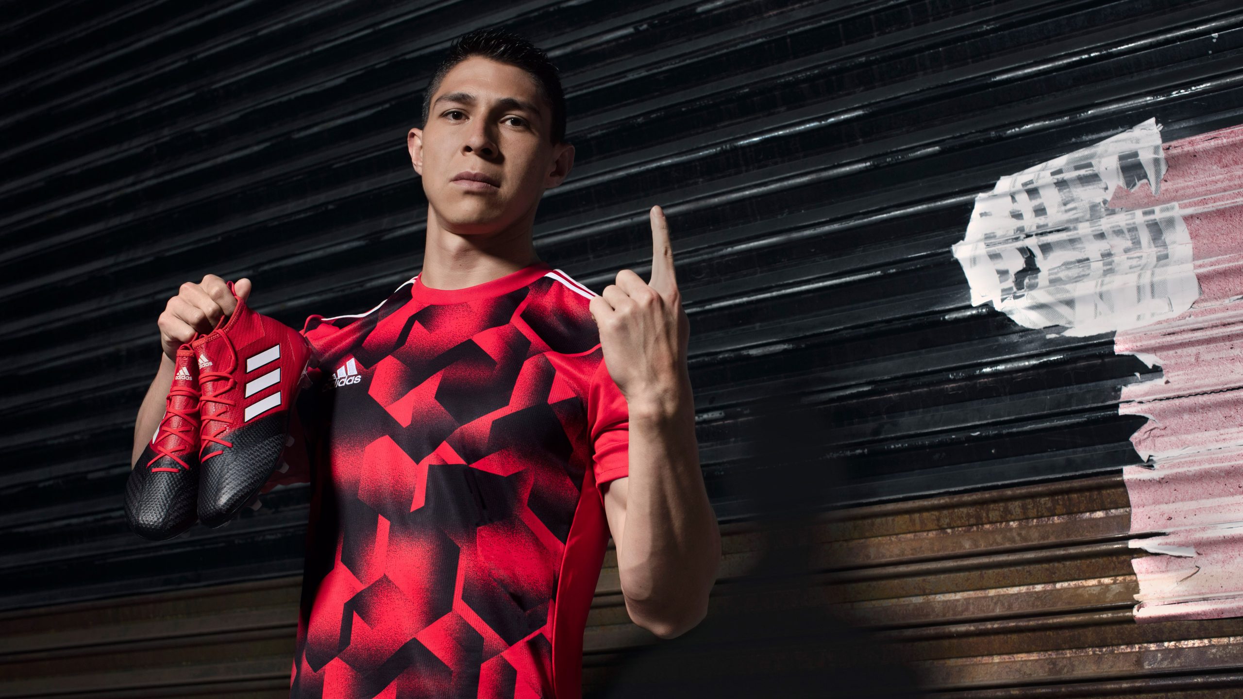 red limit-photoshoot-Hugo